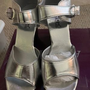 Silver platform sandal